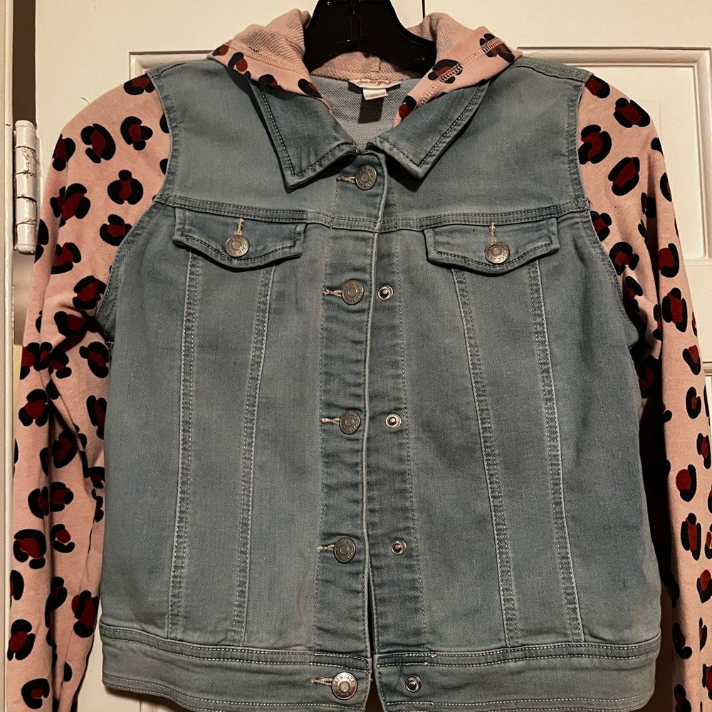 Cat & Jack denim jeans jacket with pink leopard print hoodie and sleeves, 10-12